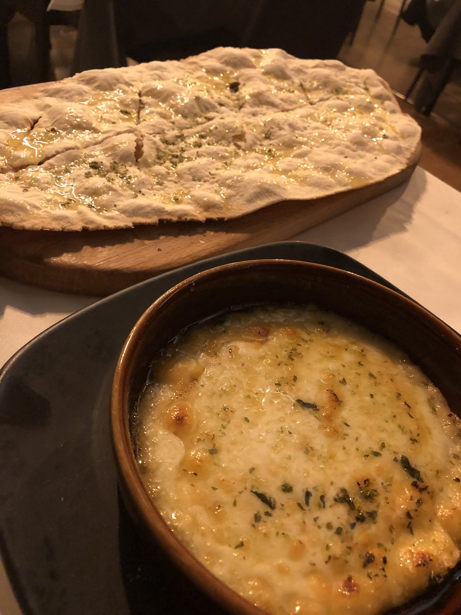 FauraFM_'s tweet photo. Celebrando en @DonLisanderMAD todo lo bueno que está llegando y que está por llegar 🥂 Chinnnn chinnnn ... ¿Os esperamos al postre? 🙄🙄🙄 https://t.co/klpnY7dkFc