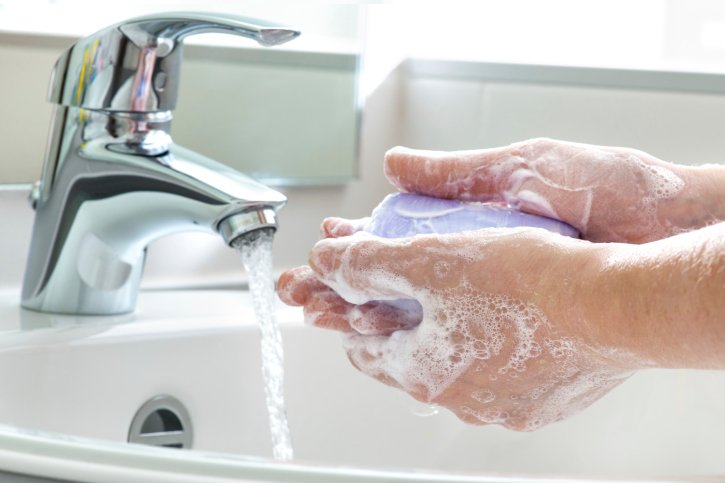 EWUWellness's tweet photo. It’s Flu season. Remember to wash your hands often to prevent the spread of germs. Wash your hands with soap and clean running water for at least 20 seconds. #bewellewu https://t.co/zJnAqFCP77