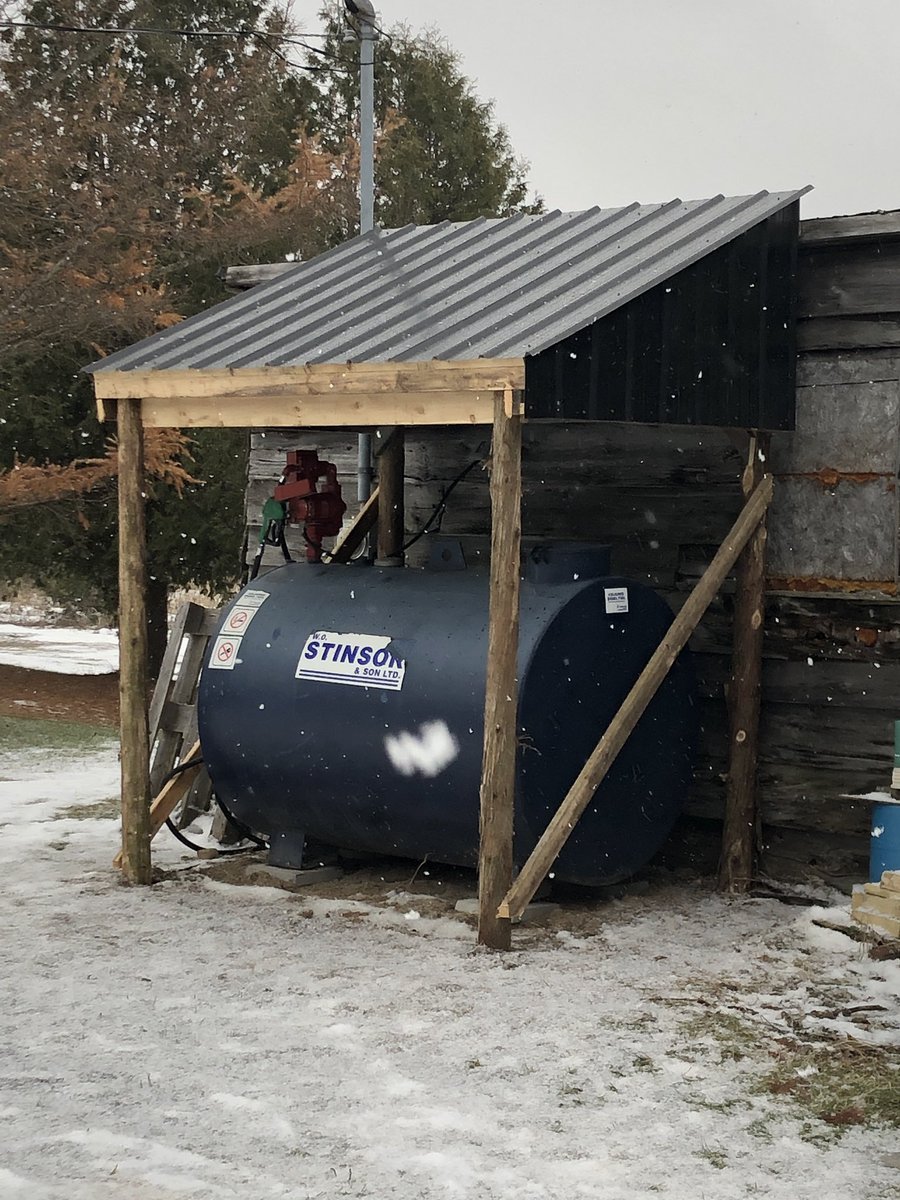 OsgoodeClub's tweet photo. New groomer fuel stop.  Thank you Rowley! https://t.co/fjnXSs2fCL