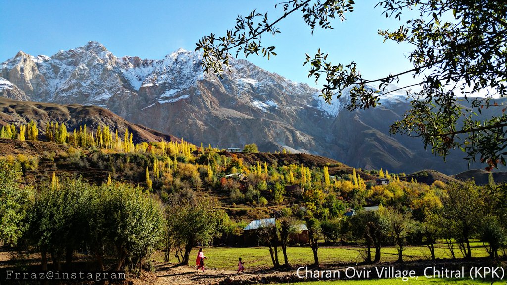 frraz's tweet photo. #VisitPakistan
1. Photo with Mountains is from charan ovir valley in kpk near chitral
2. Volkswagen car club of Pakistan #vwcop visiting Derawar Fort, Bahawalpur
@Volkswagen https://t.co/Sl1lCHkuUp