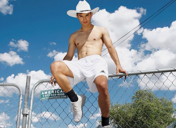 Watch Luis Alonso 🇲🇽🤙🏼's leaked NSFW photo on TwXstars