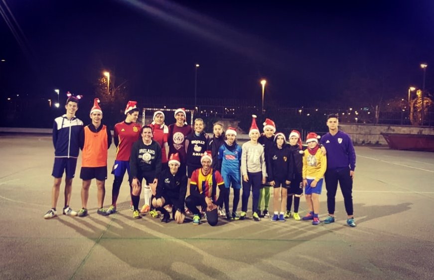 Último entrenamiento de la cantera que nos sirve para desearos a todos unas felices fiestas.