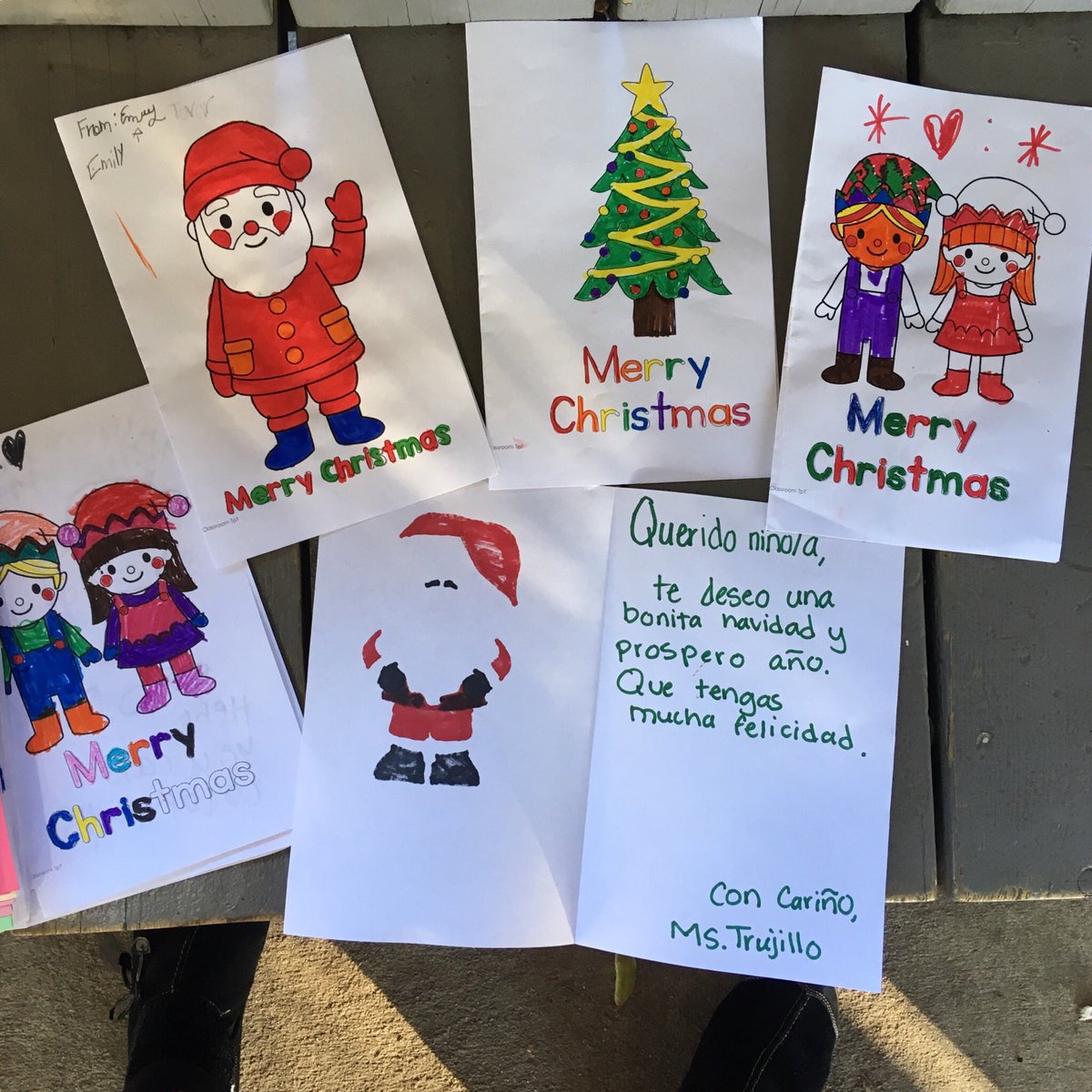 BethanyRoe's tweet photo. Malvern Second Grade Service Project: We made Christmas cards for the kids that are currently at the Samaritan Inn in McKinney. #MISDliveskind #malvernliveskind #myMISD #malvernsecond #malvernpride https://t.co/2Q3ySBLfqa