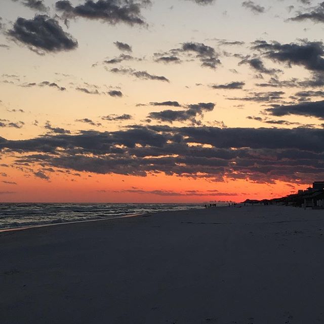CRAseasideFL's tweet photo. A long winters night. #seasidefl #30a https://t.co/SVbLjrYl9j