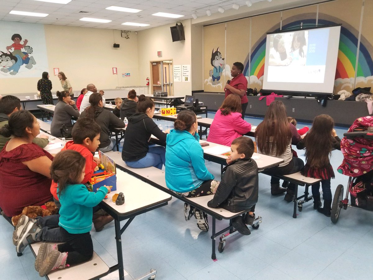 CCSDFamily's tweet image. The Hinman ES Pre-K class hosted our free Dots! Dots! Dots! workshop today. The 16 families went home with 2 types of 🎲, dot cards, &amp;amp; more.  This is where a ❤️ of math starts! 🤝#1forKids #linkedtolearning 

🤷‍♀️Free family math workshops in January? 👉 faces.ccsd.net/university-of-…