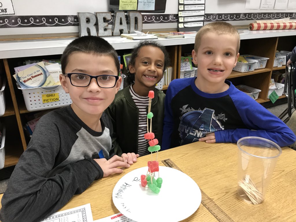 sarah_harmas's tweet photo. Gumdrop tree challenge! #STEM https://t.co/D86aHbfME5