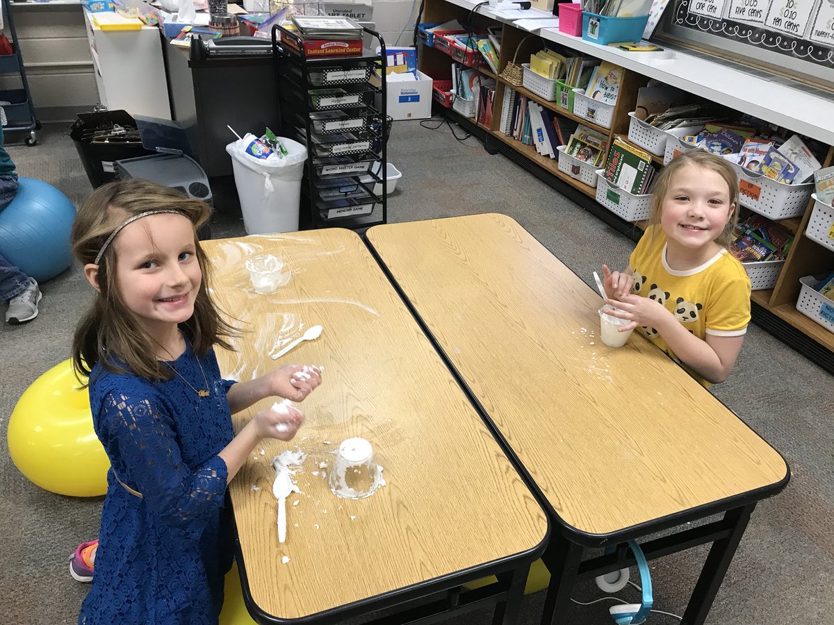 sarah_harmas's tweet photo. Making fake snow! https://t.co/yiXTrnEwjU