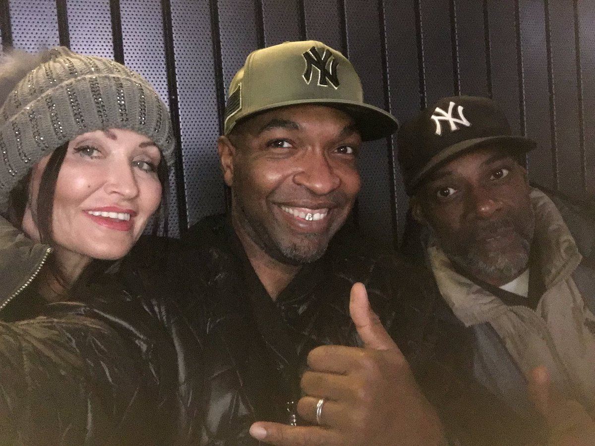 jacmacofficial's tweet photo. #biggieselfie BROOKLYN NETS  v Indiana Pacer https://t.co/cCtr14Nylv