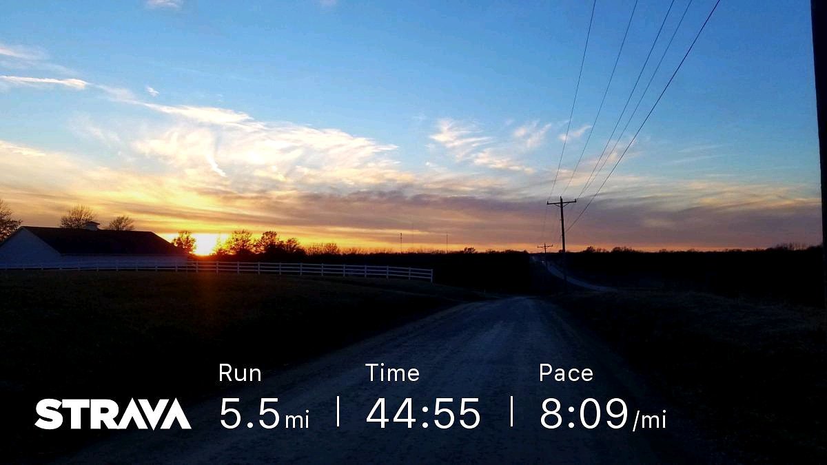 Gorgeous easy recovery run this evening...almost skipped, but so happy I didn't bc I would've missed this beautiful sunset ❤ 
Now back to wrapping presents...
#sunsetrun #runMO #NAFlagvisor #GoRun #runescape #sunset