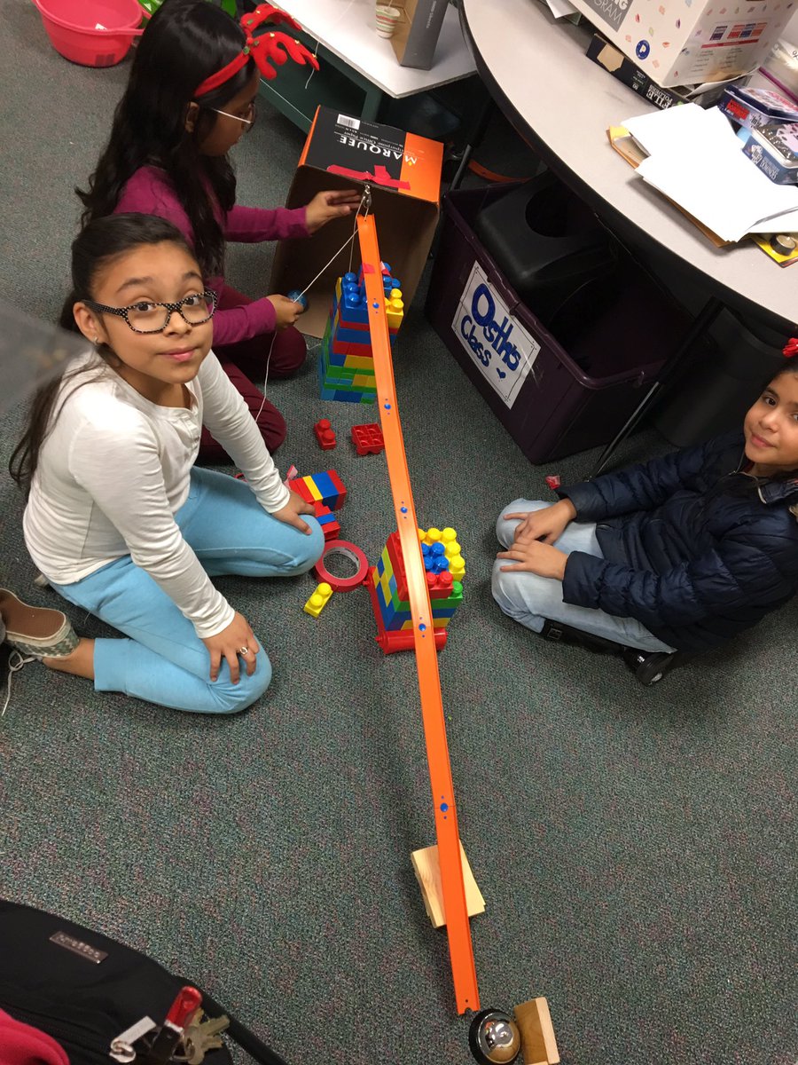 KatinaOsth's tweet image. Loving my student’s determination and grit as they struggle to make their Rube Goldberg machines work! #csisd #skawesomesince1967 #science #rubegoldberg