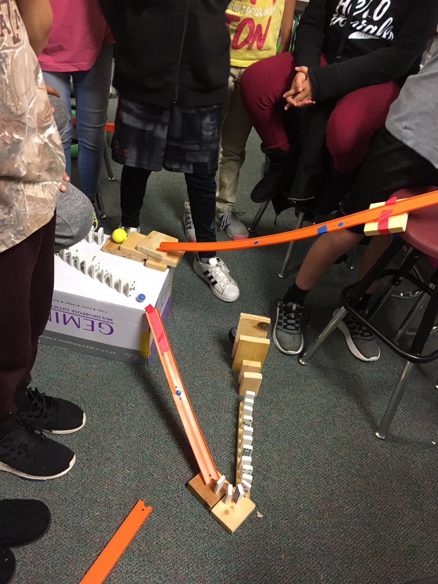 KatinaOsth's tweet image. Loving my student’s determination and grit as they struggle to make their Rube Goldberg machines work! #csisd #skawesomesince1967 #science #rubegoldberg