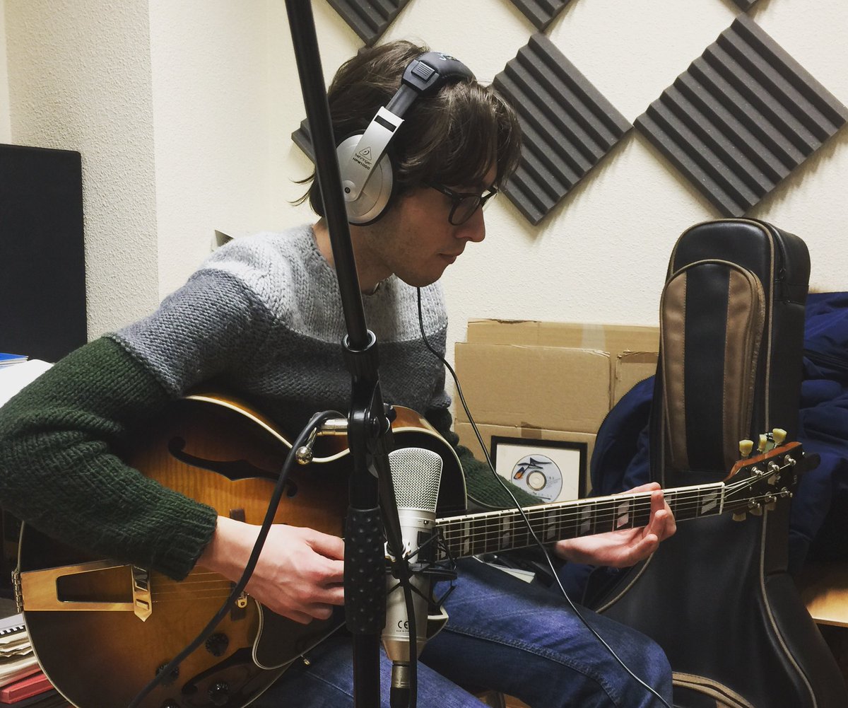 Grabación de proyectos finales de Informática Musical de <a href="/MusicologiaUCM/">Dpto Musicología UCM</a> en @UCM_fghis <a href="/unicomplutense/">Complutense</a> #recordingstudio #recordingguitars #audioproduction #musicproduction #musicology #ucm #sonolabucm