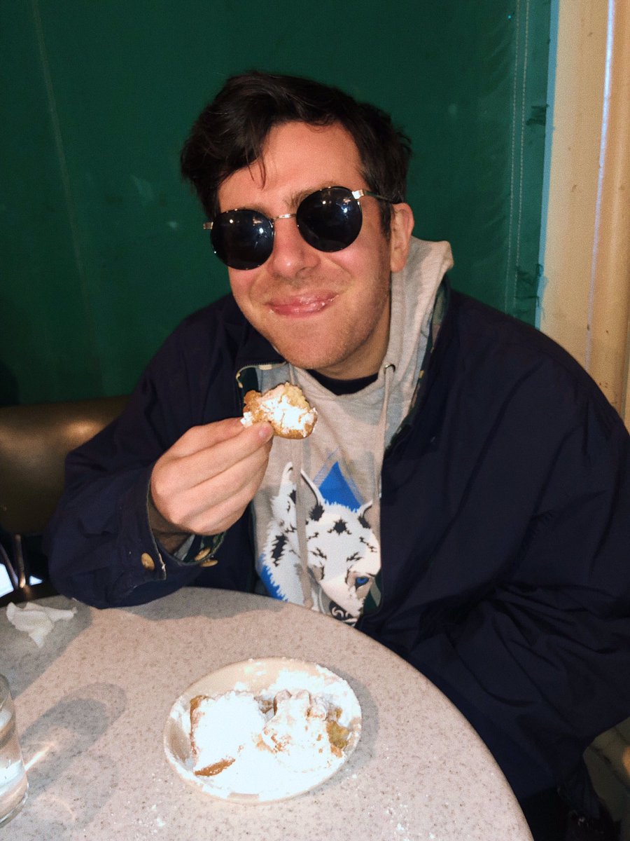 HoodieAllen's tweet photo. 2013 cake boy 2018 beignet boy https://t.co/1xjB1sZSck