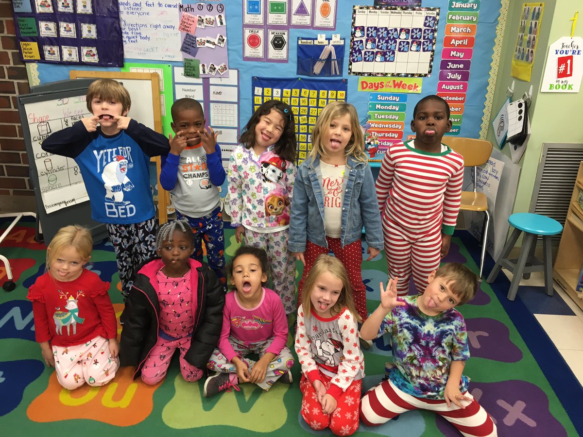 MrsHawkinsPV's tweet photo. Polar Express Day! #welovepjs #HolidaySpirit https://t.co/JIzRFPiIKn