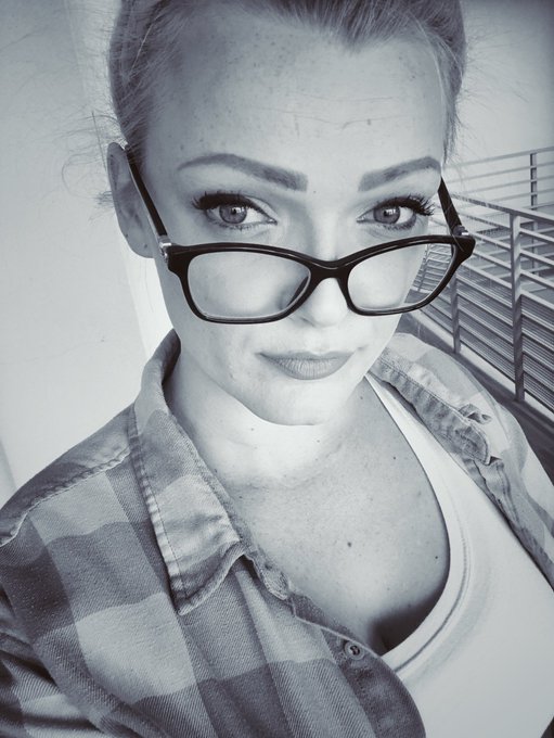 Hi here I am 😘 https://t.co/PNTbKLggbH<a href="/tag/blue"class="tags"><span>#blue</span></a>