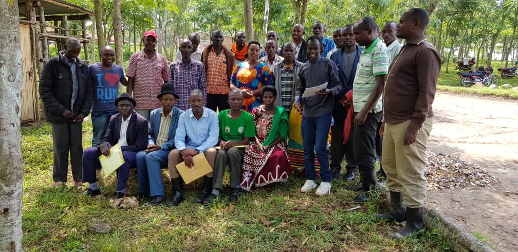 ryaf_agribiz's tweet photo. NYAGATARE:  
RYAF-RDDP are mobilizing cooperative of farmers in @NyagatareDistr on climate resilience(Rain water Harvesting) https://t.co/RXI7LaQlTw