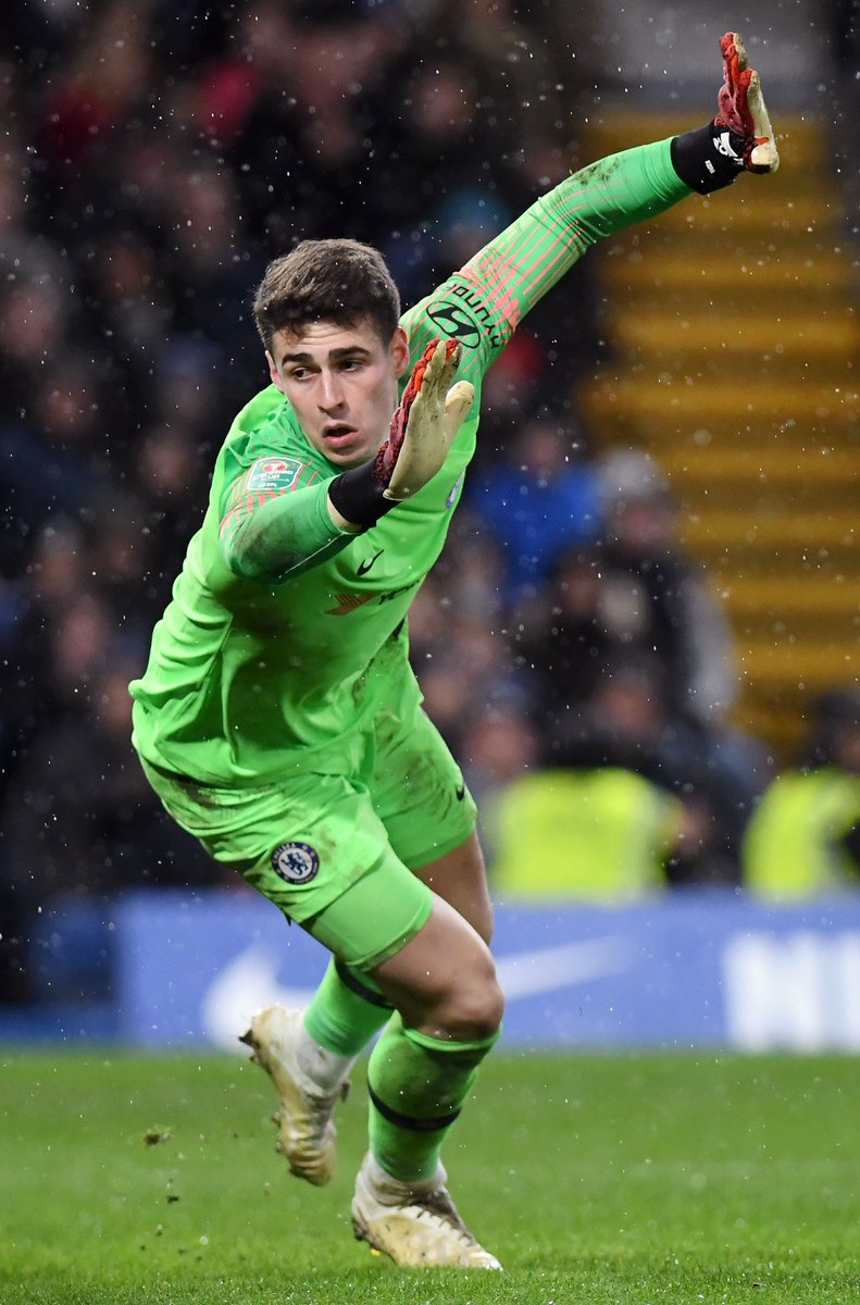 One more step. We’ve reached the semi-finals. Come on @chelseafc 👊🏼👊🏼

Pauso bat gehiago. Final erdietan gaude.👊🏼

Un paso más. Estamos en semifinales. 👊🏼