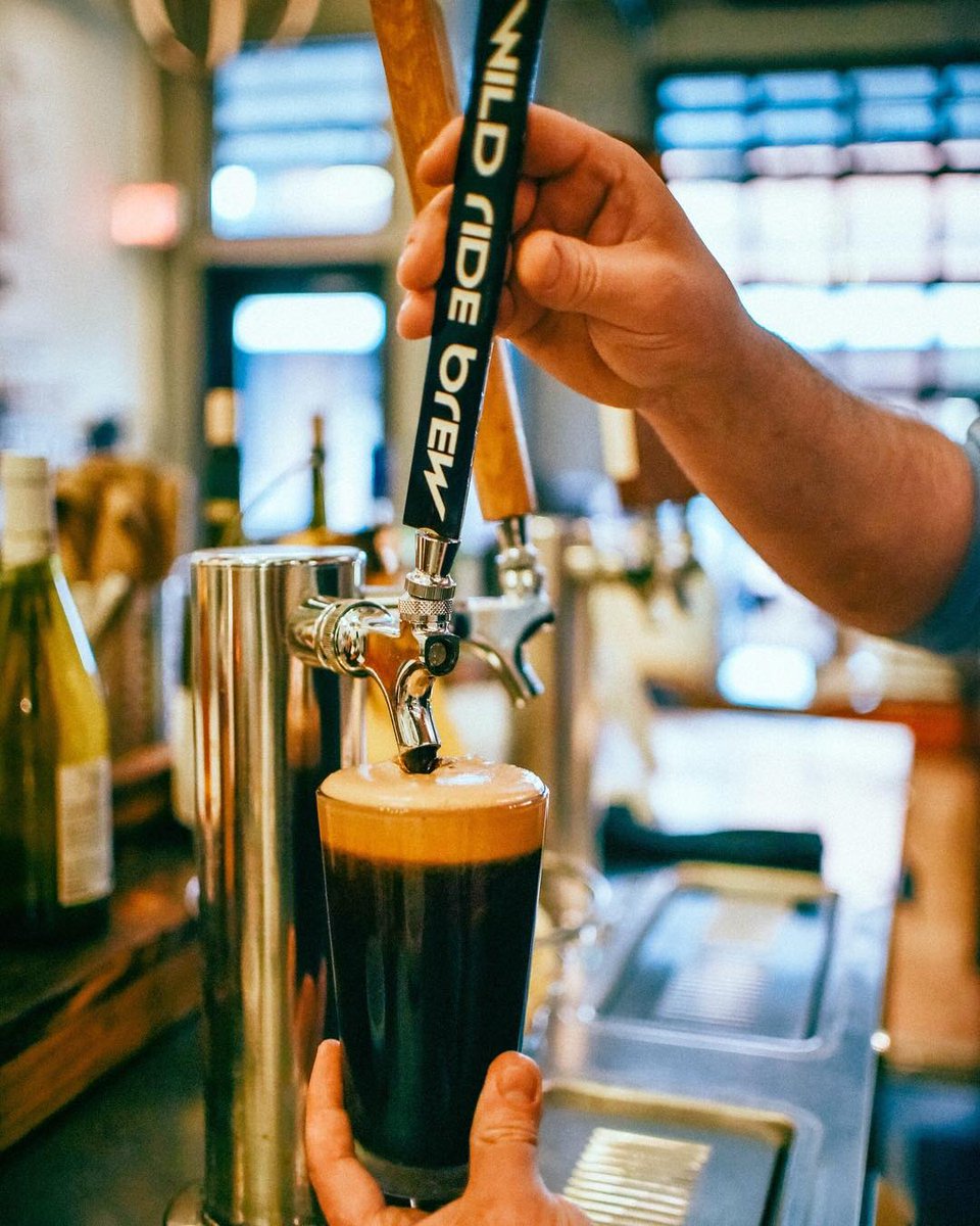 Beautiful bar, speciality winter cocktails, wines small but epic kick ass draft list <a href="/WildRideBrewing/">Wild Ride Brewing</a> Nut Crusher @UprightBrewing Saison <a href="/PfriemBeer/">pFriem Beer</a> Pilser <a href="/ExNovoBrew/">Ex Novo Brewing Co.</a> Elliote IPA. My fave