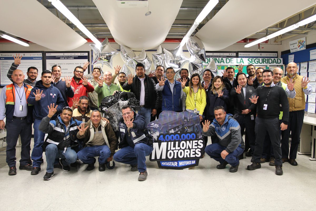 StellantisMX's tweet photo. Ensamblar 4 millones de motores Pentastar solo es posible gracias a la excelente mano de obra mexicana y todos aquellos que laboran en la Planta de @FCAMexico Motores Saltillo Sur https://t.co/dCOOv1cHIy