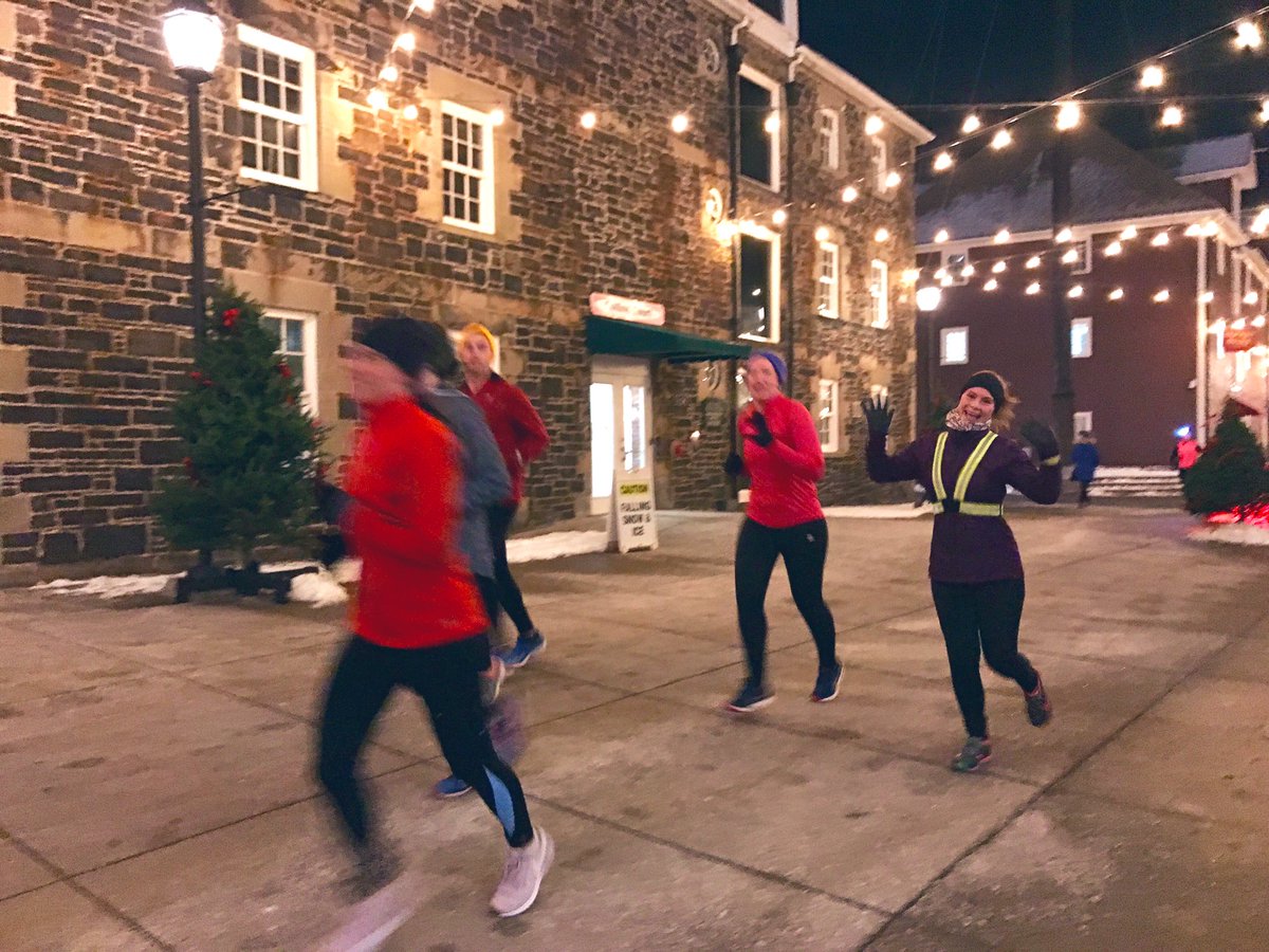 getrealandgood's tweet photo. Rolling with the @northendrunners followed by @tacolinas - great night or best night? #tacoaboutawesome https://t.co/VaaMPLLGcf