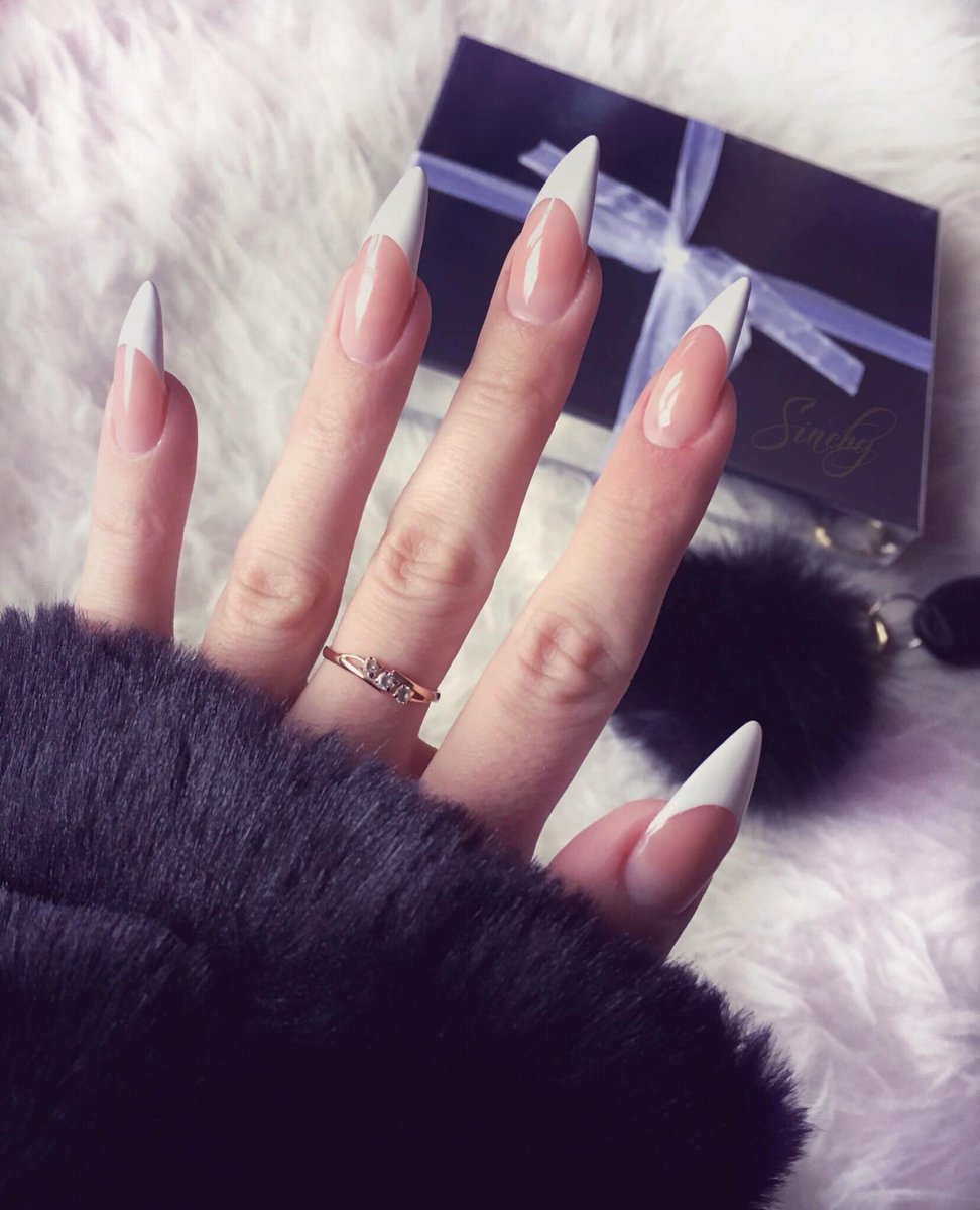 ssinchyy's tweet photo. Nails... one thing you can get into shape without exercise 😎 
#stilettonails #frenchmanicure https://t.co/CS7MBspUz3