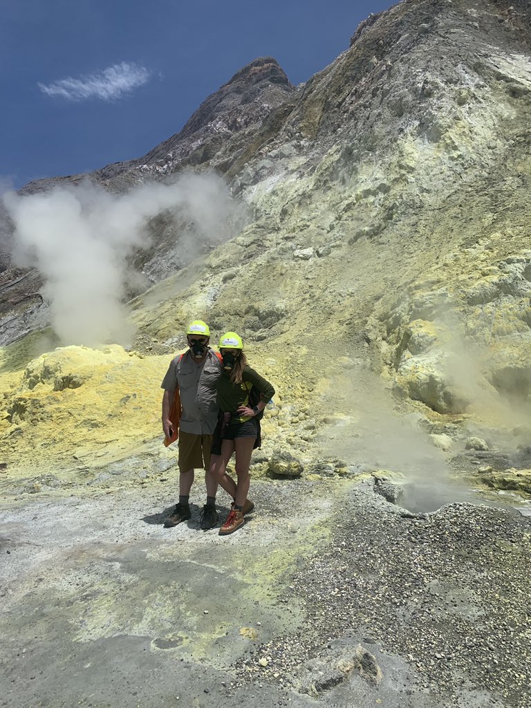StationCDRKelly's tweet image. Been exploring #NewZealand—the island of the long white cloud. Took a helicopter flight to walk around White Island, an active volcano built up by continuous volcanic activity over the past 150K years. Like our Milky Way, it’s old and gassy but beautiful! #InfiniteWonder