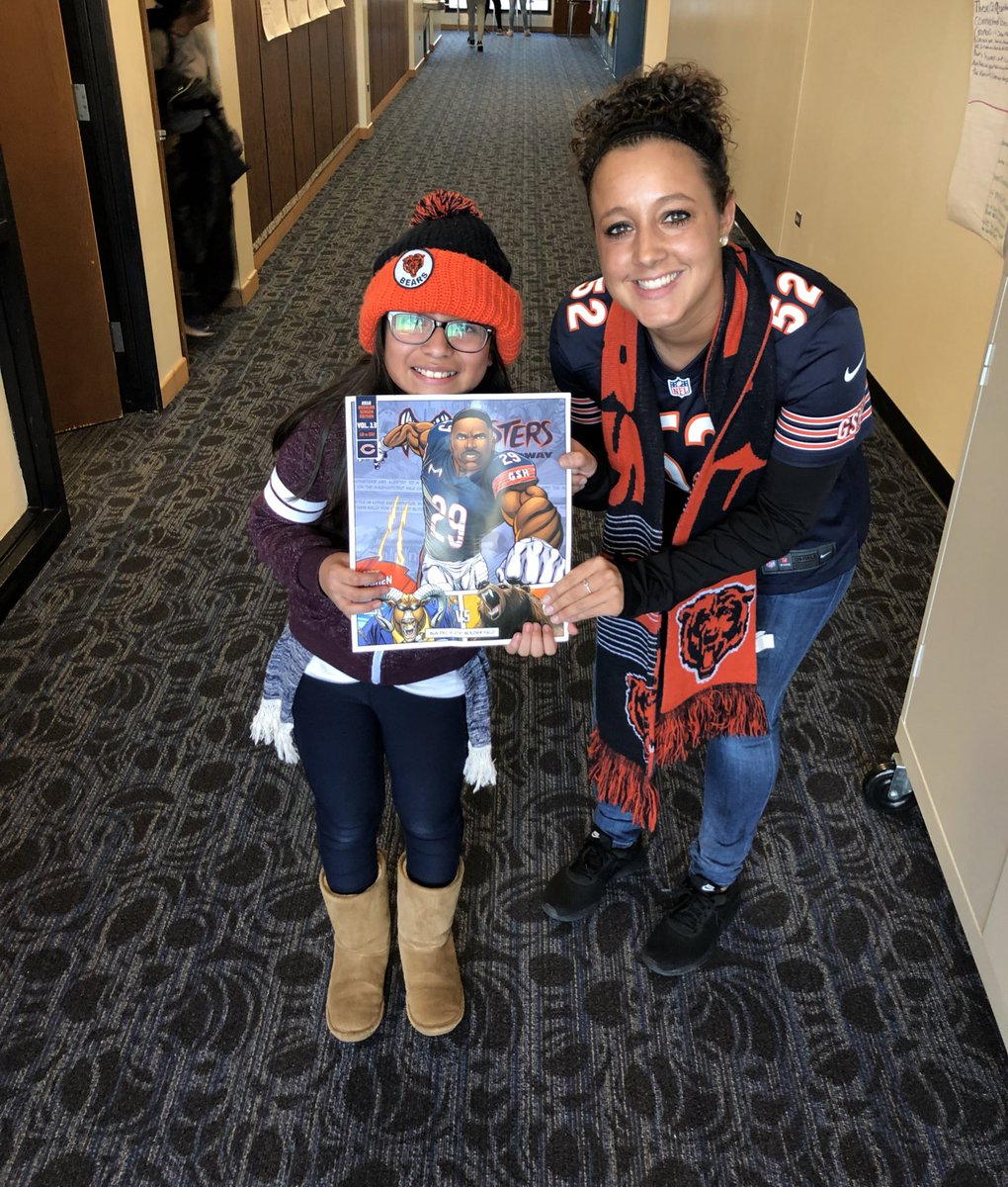 _MsPalucki's tweet photo. Loving 🥰 the spirit week at #ApolloPride63! 🐾 Started the week with Apollo Spirit Day 🐾 and Sports Day! #Twinning #WePlannedIt #ChicagoBears 🏈 #ChicagoBulls 🏀 #ChicagoCubs ⚾️ #Blackhawks 🏒 https://t.co/Vjo4Nl17V0