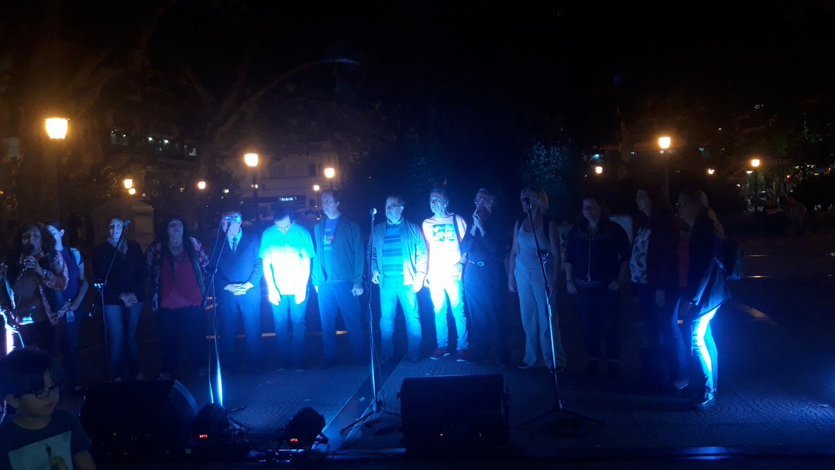 sebasansonf's tweet photo. Una de las propuestas de @DanielSturla para la #NavidadConJesús es realizar una obra de misericordia en comunidad. Recién empezó una cena en la Plaza Cagancha para personas en situación de calle organizada por el #MovimientodelosFocolares. ¡Un regalo compartirla con @claripla! https://t.co/w9AQ8lqvRq