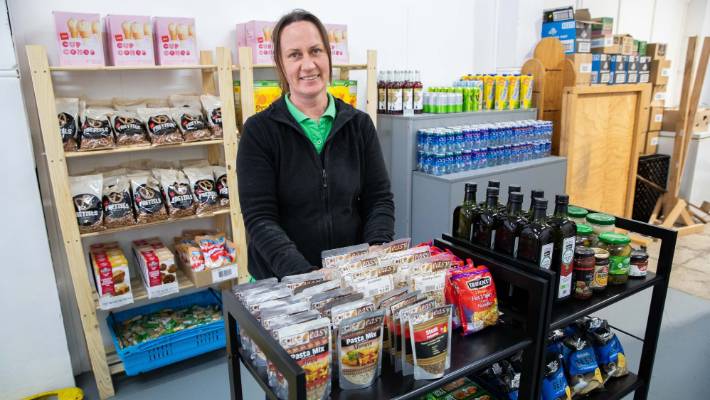 Another great food rescue and community support story: stuff.co.nz/national/10918…