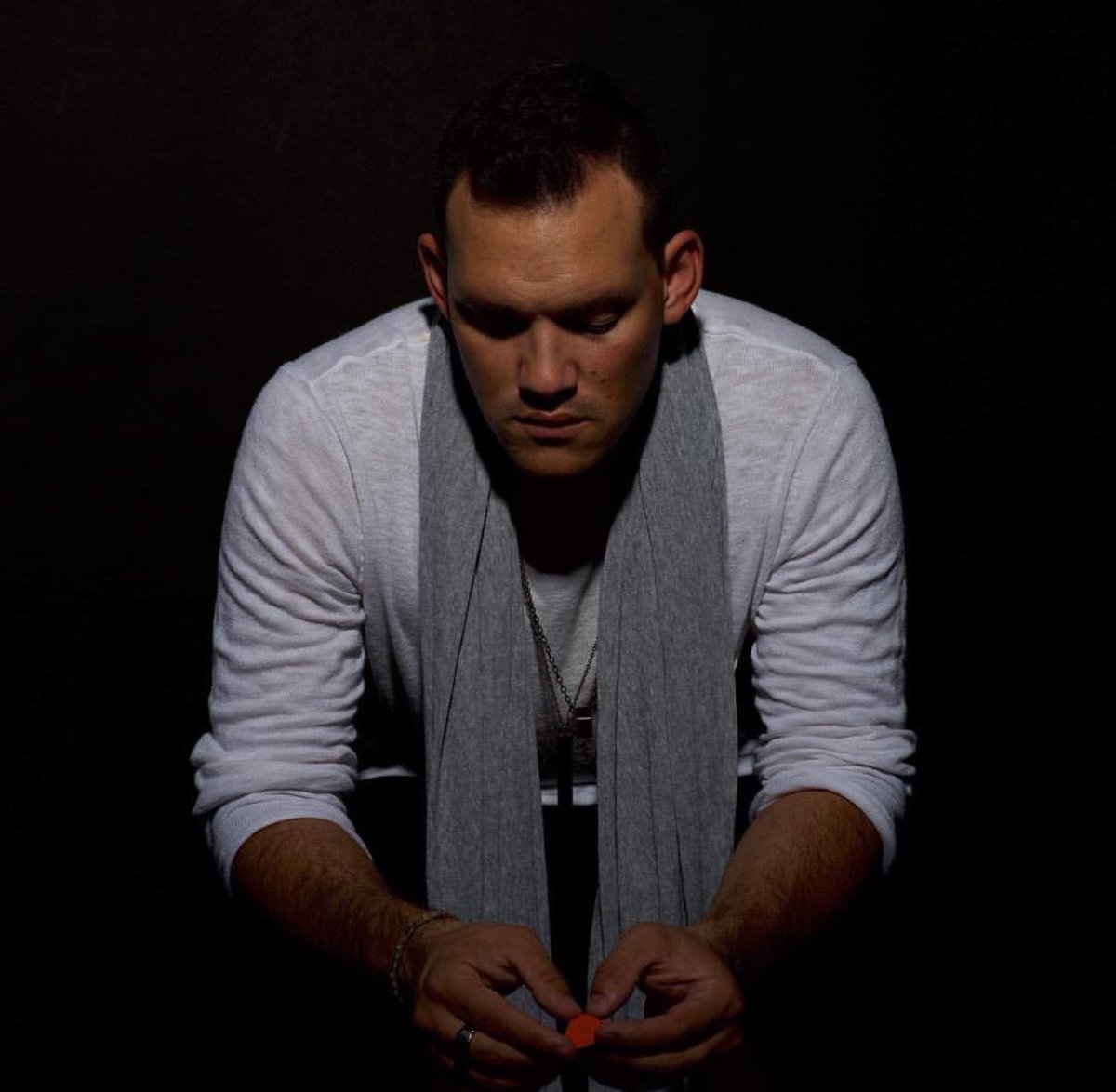 Cory from the band <a href="/digthekid/">Dig the Kid</a>. They just released a new single “Raw” and it’s on <a href="/spotify/">Spotify</a> 

photo: @lindawgpics 
.
.
.
#concerts #rock #tattoos #alternative #bands #band #musicbusiness #musicindustry #whosplayingnow #music #musicians #tour #newmusic #warpedtour #music #genre