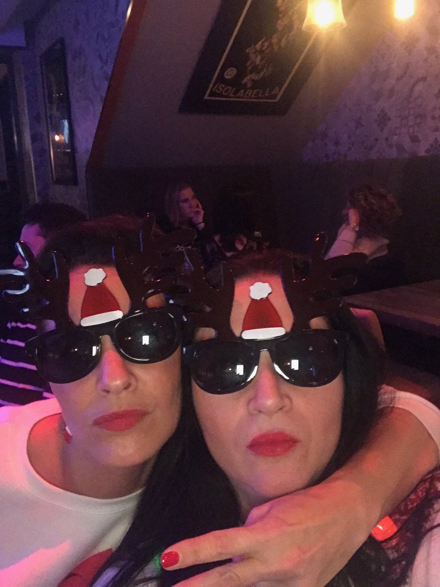AlomaWatson's tweet photo. When it’s your annual girls Christmas Jumper night out in your home town. #20plusyearsoffriendship ❤️ https://t.co/TQY293NLAk
