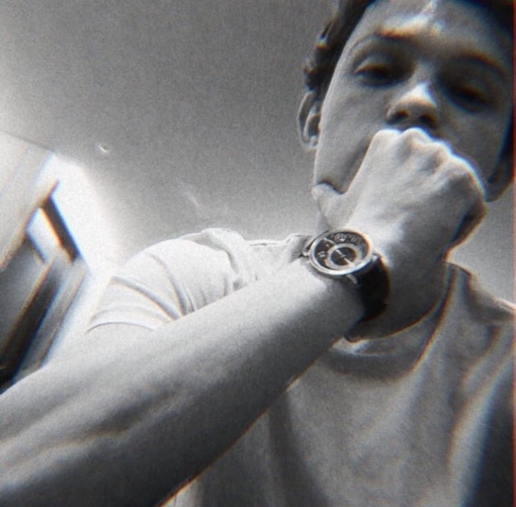 billxscots's tweet image. Peter Steele.

20 años.
Estudiante de MIT/Segundo Año
SpiderMan y ñoño amante del café. 
Loco por los perros, hacer locuras y andar por los aires. 
Amigable, algo romantico, leal siempre.
Gay. 

Me ayudas con un rt? Quiero amigos.
#Freerol