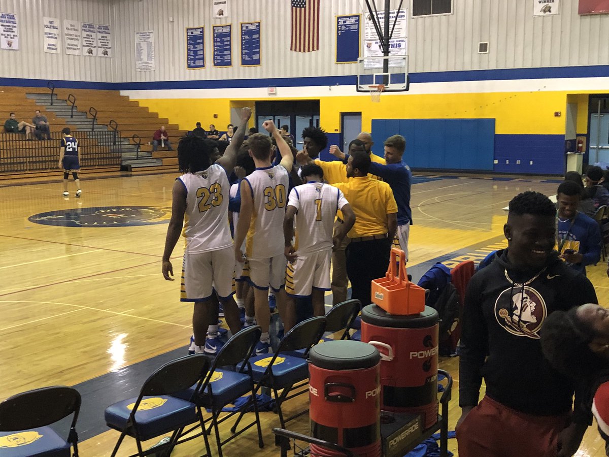 United for game day🏀🤞