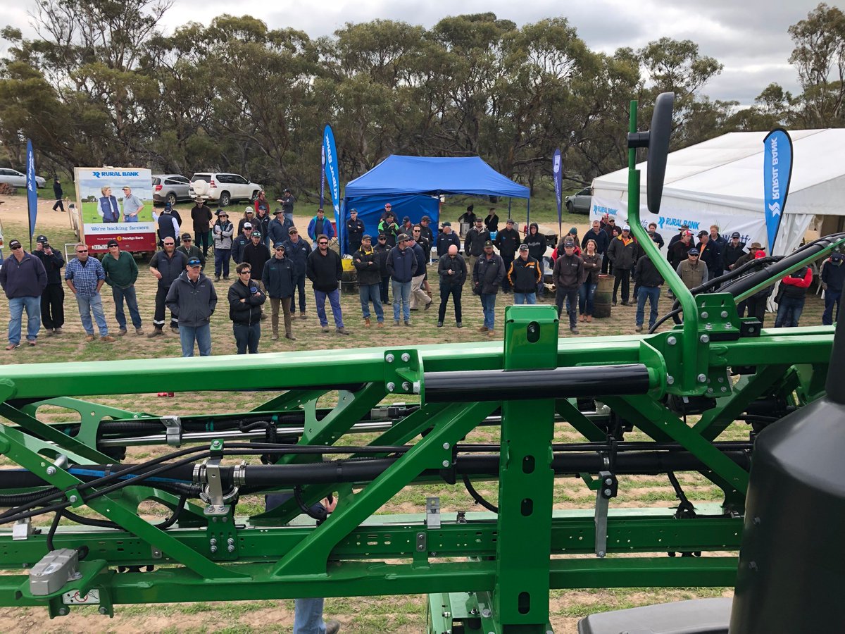 AFGRIAU's tweet image. Flashback to @WANTFA_farming's Sprayer Day in Goomalling back in August this year! We took down a new @JohnDeere R4060 sprayer with an #ExactApply nozzle control system! 🦌💚

#farming #ag #agriculture #puttothetest #sprayer #tbt