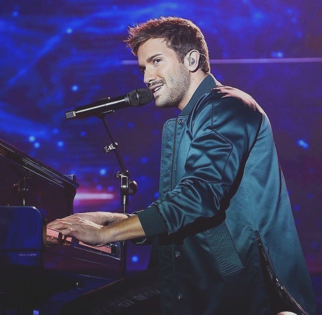 pabloalboran's tweet photo. Ha sido un placer cantar esta noche en @operaciontriunfo . Felicidades a tod@s. No dejéis de disfrutar de cada paso en este nuevo camino. https://t.co/TViVlNYJTl