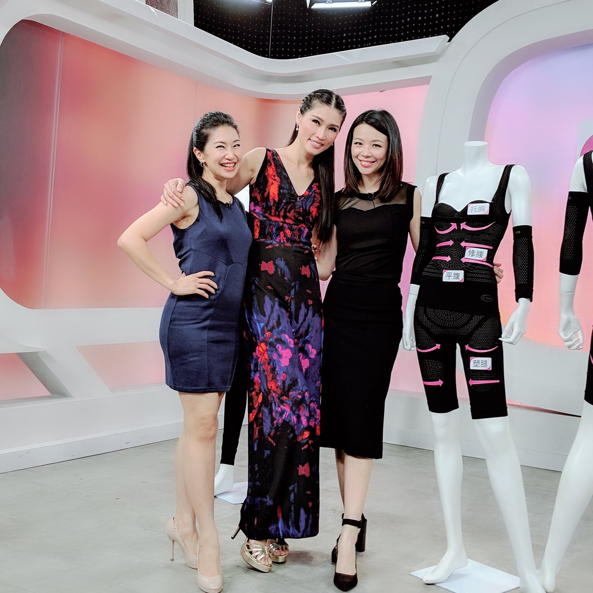 amberchia's tweet photo. 女生的最爱。S-Care 负离子塑身衣裤。💃
It‘s a wrap for #ShopAtGoShop #shimonoholding #scarebodyshaper #astro118 #liveshow with @i.m.s.y.j
Next catch us on Astro303 with @y1ngl1ng @emilyxiu at 3:30pm. 😉
@ShopatGoShop @ShimonoMy https://t.co/CKUHYe7f5Y