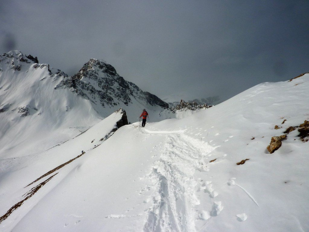 It looks as if the weather's going to become quite varied after Friday, with temperatures due to rise. We're due for quite a bit of fresh snow/rain, along with strong West to Northwest winds, particularly at high altitude. This… henrysavalanchetalk.com/off-piste-snow…