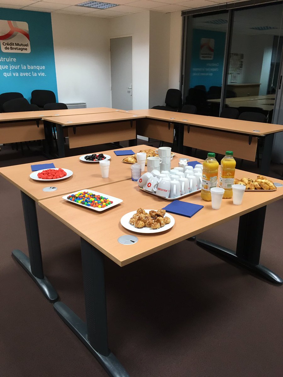 On vous attends , il me manque que le père Noël !