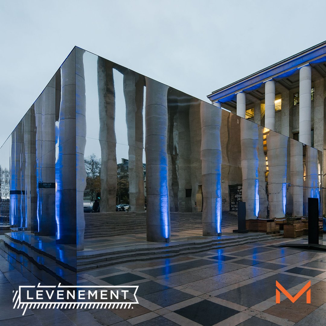 LEVENEMENTAsso's tweet image. #1événement1agence MOMA EVENT a imaginé le BELVEDERE PROJECT, 1  installation inédite &amp;amp; multisensorielle apportant 1 point de vue différent sur @belvederevodka. Ce cube de miroirs posé sur la terrasse du Musée national d'Art Moderne invite à parcours visuel et sonore unique !