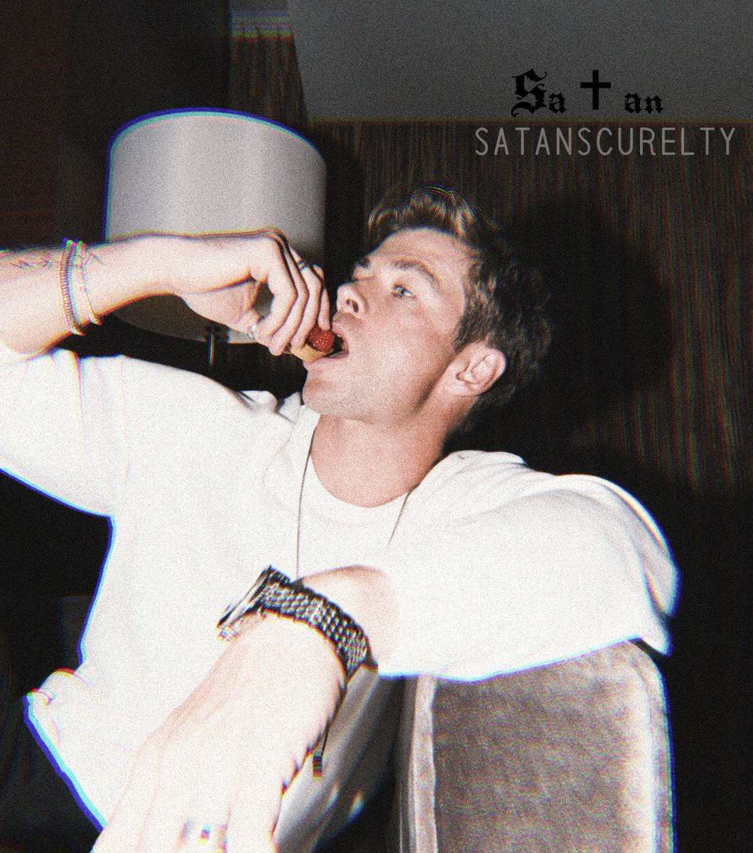 SatansCurelty's tweet image. New Layout: Christmas Special

loving his two halves endlessly
lιттle one keeps him sane
Progeny drove him crackers

     all and all nothing would change
   the love he has dedicated to them