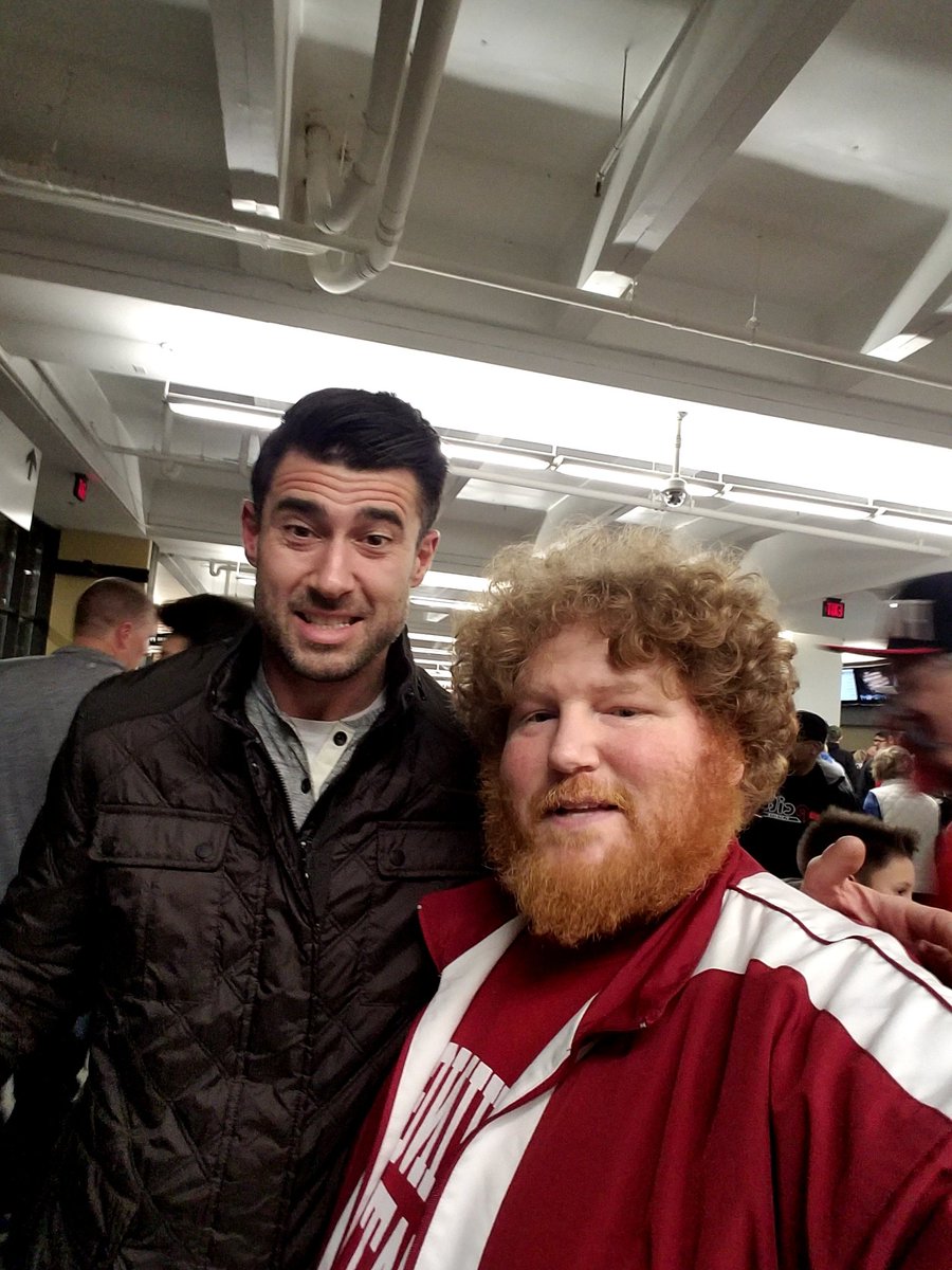 brinetime_pod's tweet photo. Just a couple of "local Celebraties" out enjoying a Blazer's win. 

@joey3harrington one of my favorite Joeys behind @Coop_a_loop10 and @joesimonssays of course 

#RipCity #blazersoutsiders #pdx #qb #GoCougs #joeys #GoBlazers #gopickles https://t.co/fGT88Sofgx
