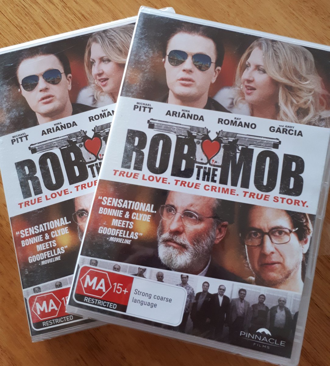 michaelpittfans's tweet photo. 🎁🎄GIVEAWAY ALERT🎄🎁
Head over to our instagram, we're giving away 2 copies of #RobTheMob on DVD!
Will ship globally 🌏🌏🌏 (Giveaway closes next Friday Dec 28! Winner announced Dec 29th) https://t.co/YnLl9Wr36R https://t.co/7lbWg547Sr