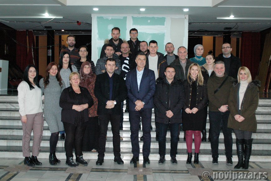 #NoviPazar #HumanostNaDelu - Umesto koncerta na trgu, podrška deci bez roditelja i klavir Kulturnom centru bit.ly/2QGrtKd