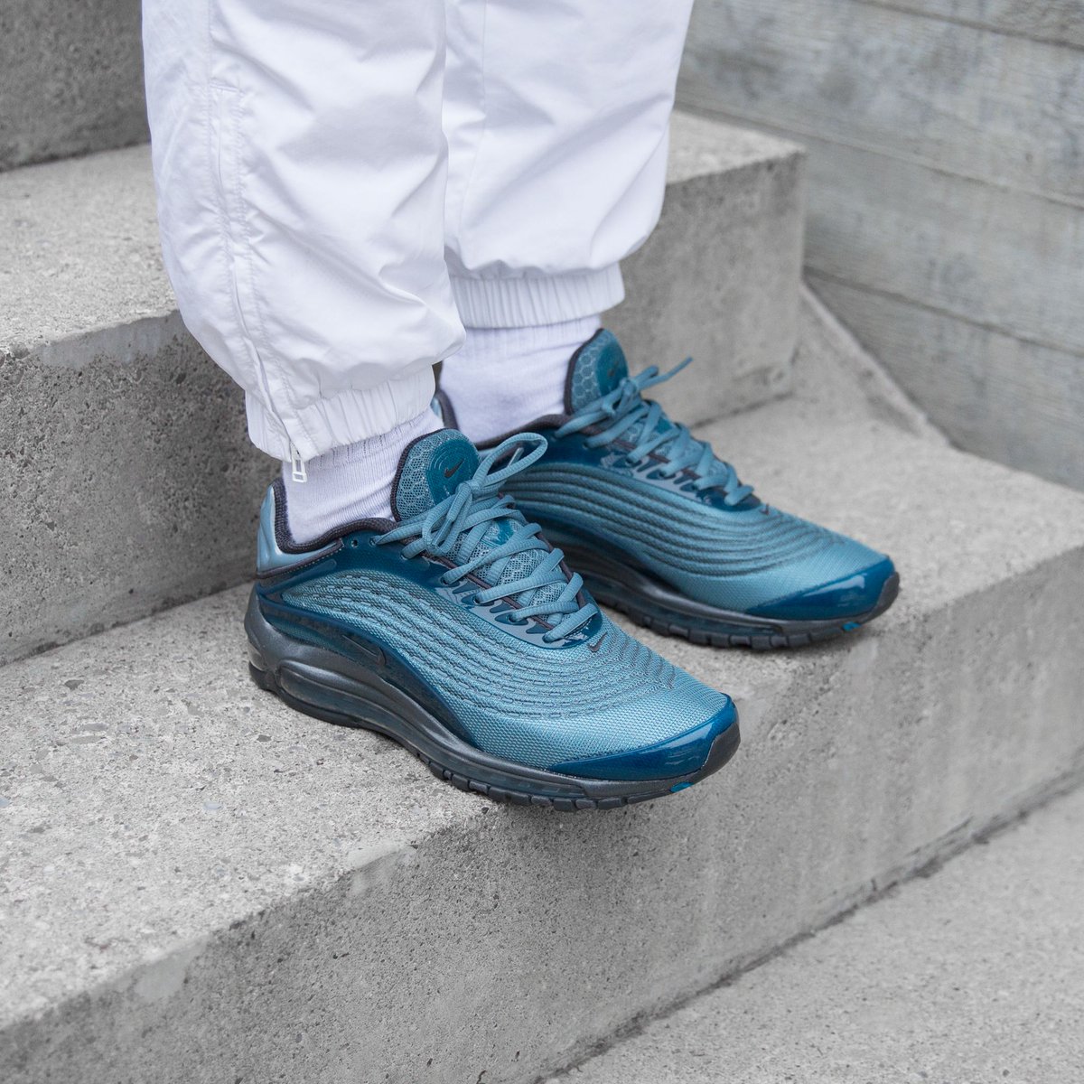 air max deluxe celestial teal