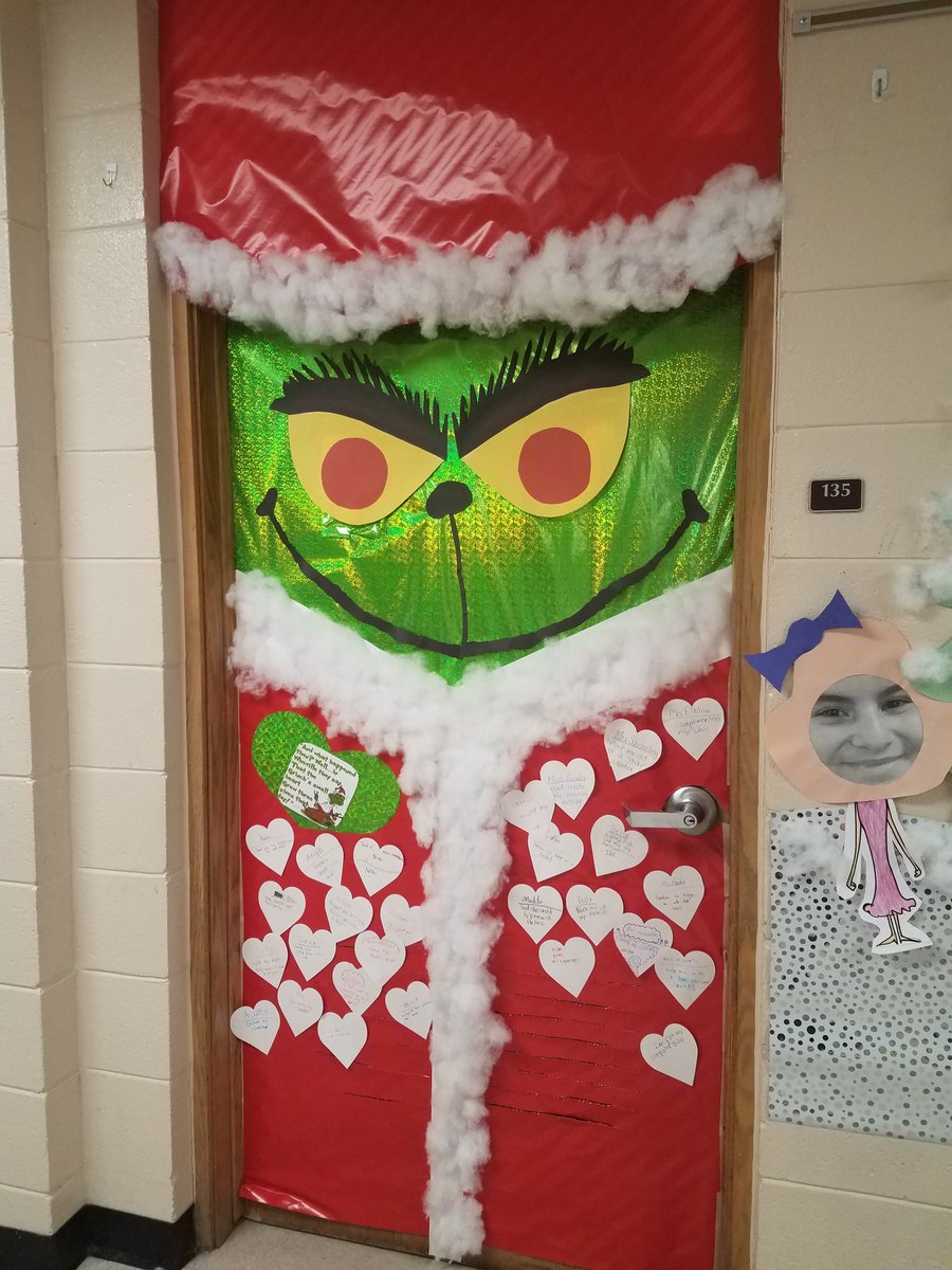 RandallCons's tweet photo. RT @Erin_Zigler: RT @LeslieTeach5: The 3-5 grade food drive was a success! 715 collected items to help our community! Happy holidays!
#GrinchForGood @RandallCons #randallwildcats https://t.co/lYyDrxoo9Z