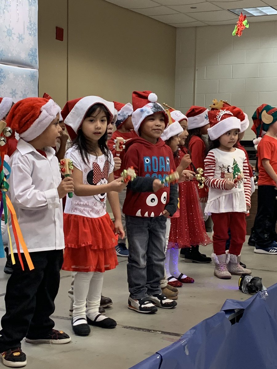miel7904's tweet photo. @RJDaley_Academy #HolidayAssembly #DaleyTalent https://t.co/Z22mY7rz7W