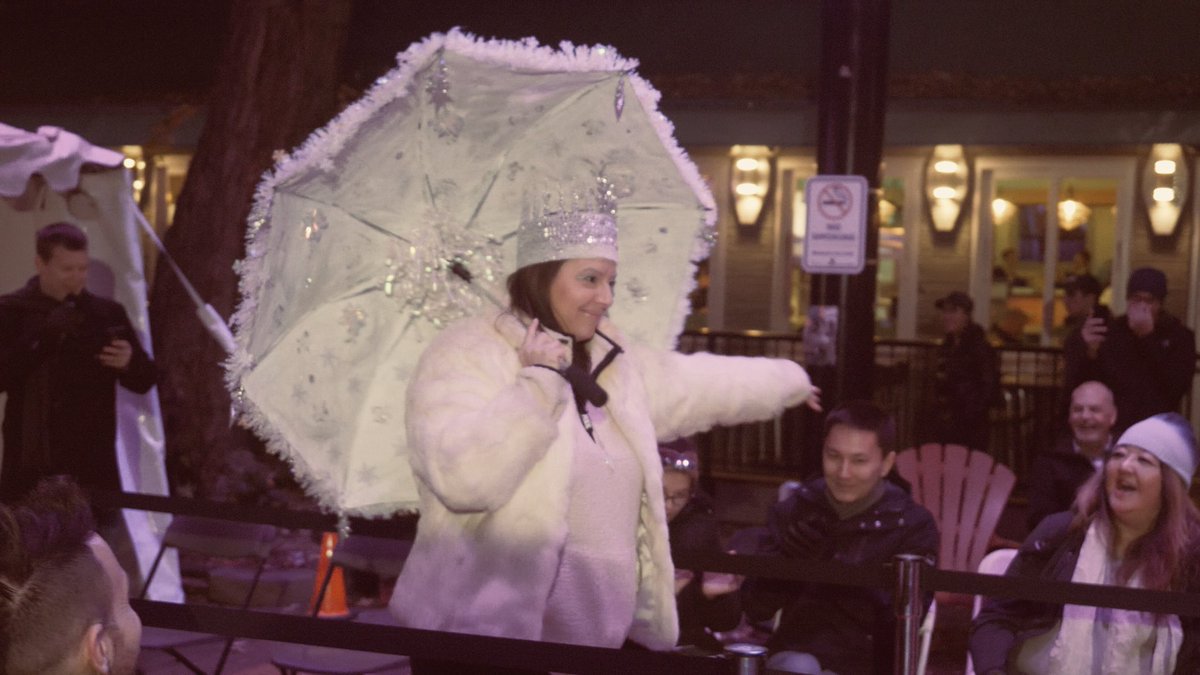 SingleLineCO's tweet image. More recap photos of the 2nd Annual #VancouverUmbrellaFashionShow! @FlawlessByL @vancityoriginal