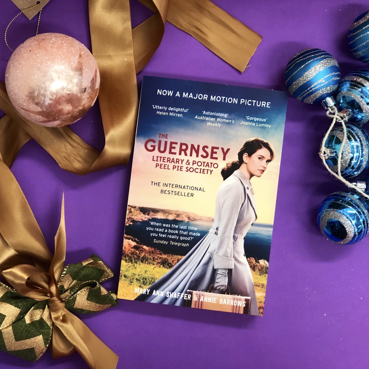 Dymocksbooks's tweet photo. 🎄 CHRISTMAS #GIVEAWAY 🎄 A book about loving books (and lots of other stuff)? Yes, please! RETWEET to #WIN this copy of #GuernseyLiterearyAndPotatoPeelPieSociety [Australian residents only] https://t.co/x8e953Ow7s