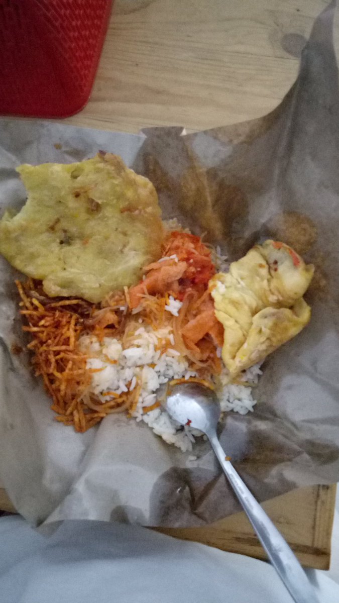 Sarapan +mkn siang nasi uduk
#ngirit