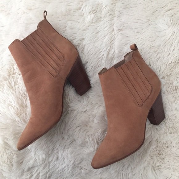 wardrobechanges's tweet image. So good I had to share! Check out all the items I'm loving on @Poshmarkapp #poshmark #fashion #style #shopmycloset #aldo: bnc.lt/focc/ybLXKg5XpS